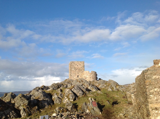 Carrickabraghy Castle - Keep and Round Tower